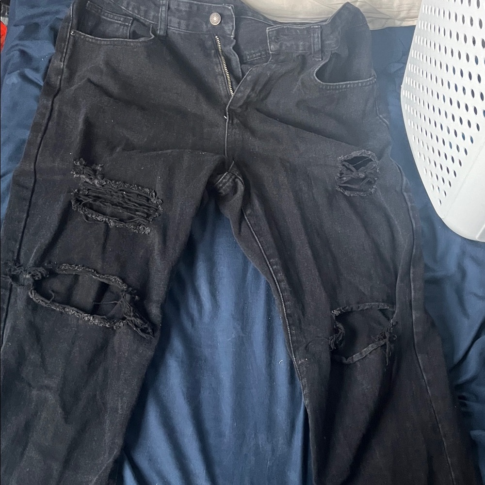 Men's Classic Black Ripped Jeans